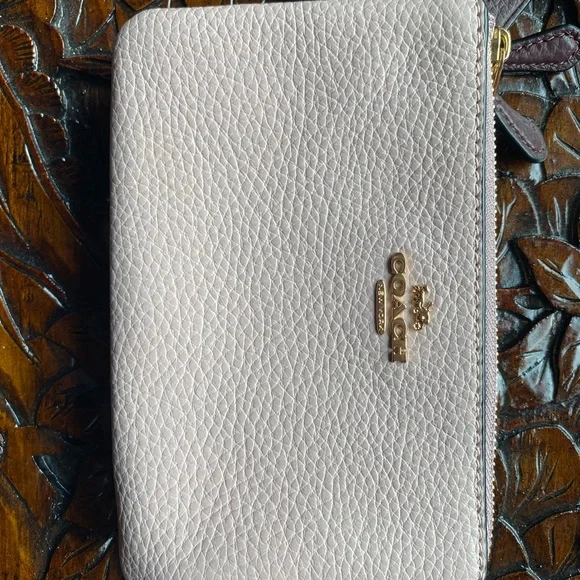 Coach contrast trim double corner wristlet / wallet BNWT - Picture 3 of 8